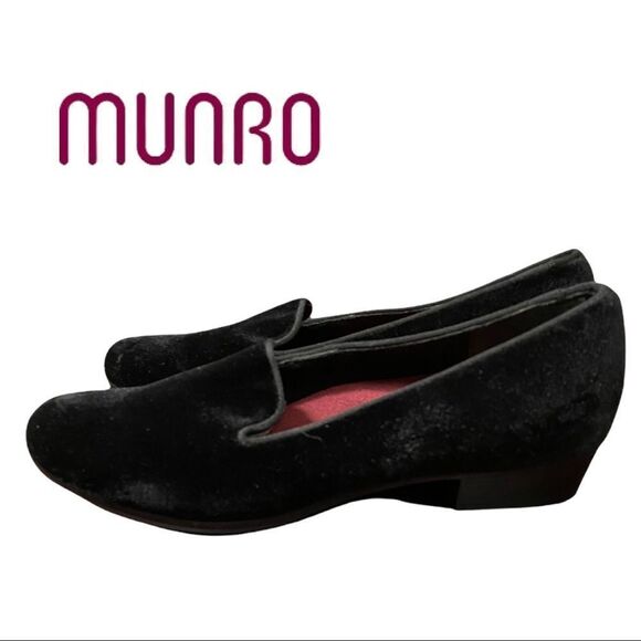 Munro Women's Black Velvet Slip-on Ballet Flats 7 - Picture 2 of 6